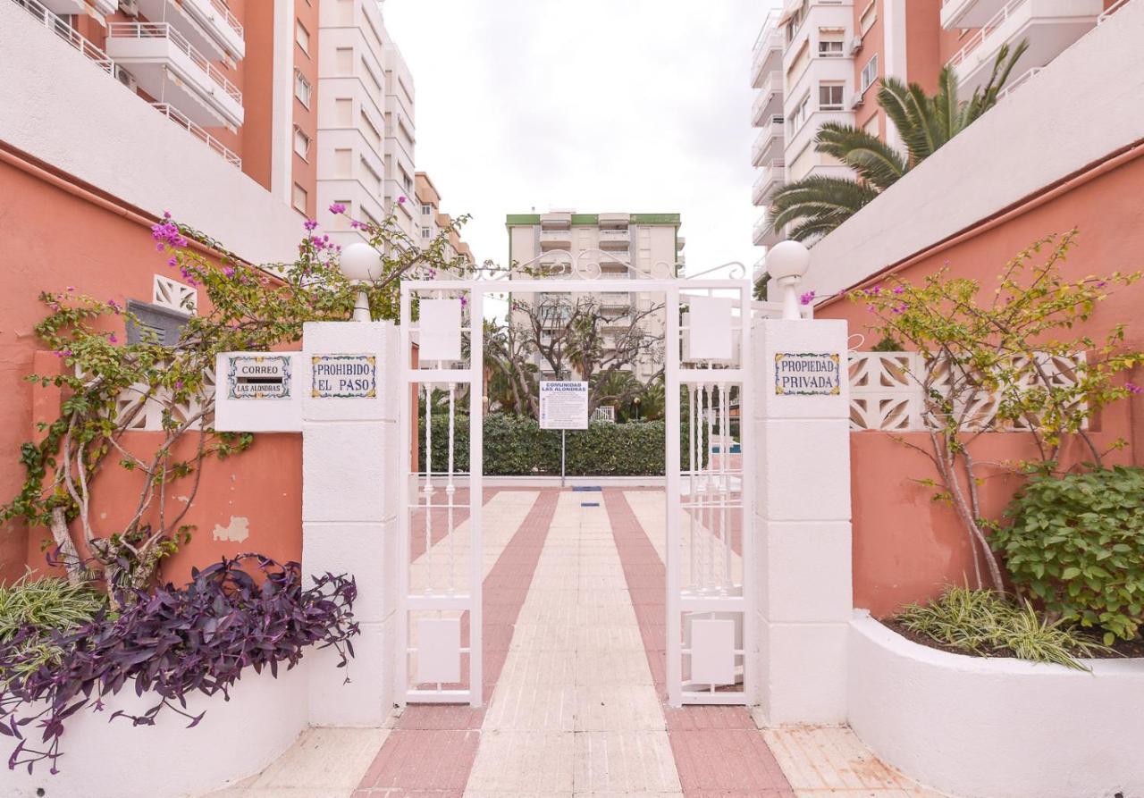 Apartamentos Marblau Las Alondras-Julio Y Agosto Solo Familias Gandía Exteriör bild